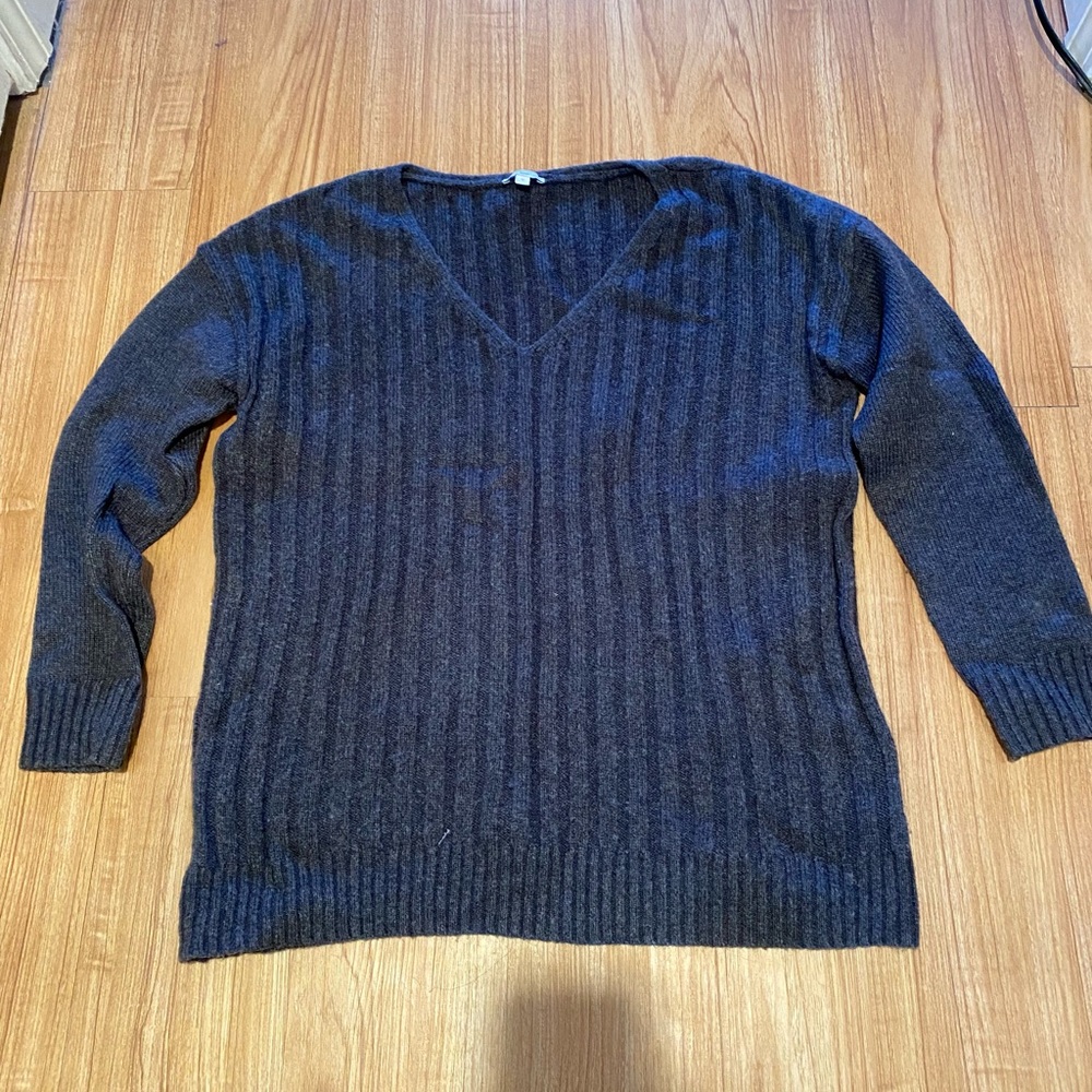 Gap dark gray wool blend sweater size medium